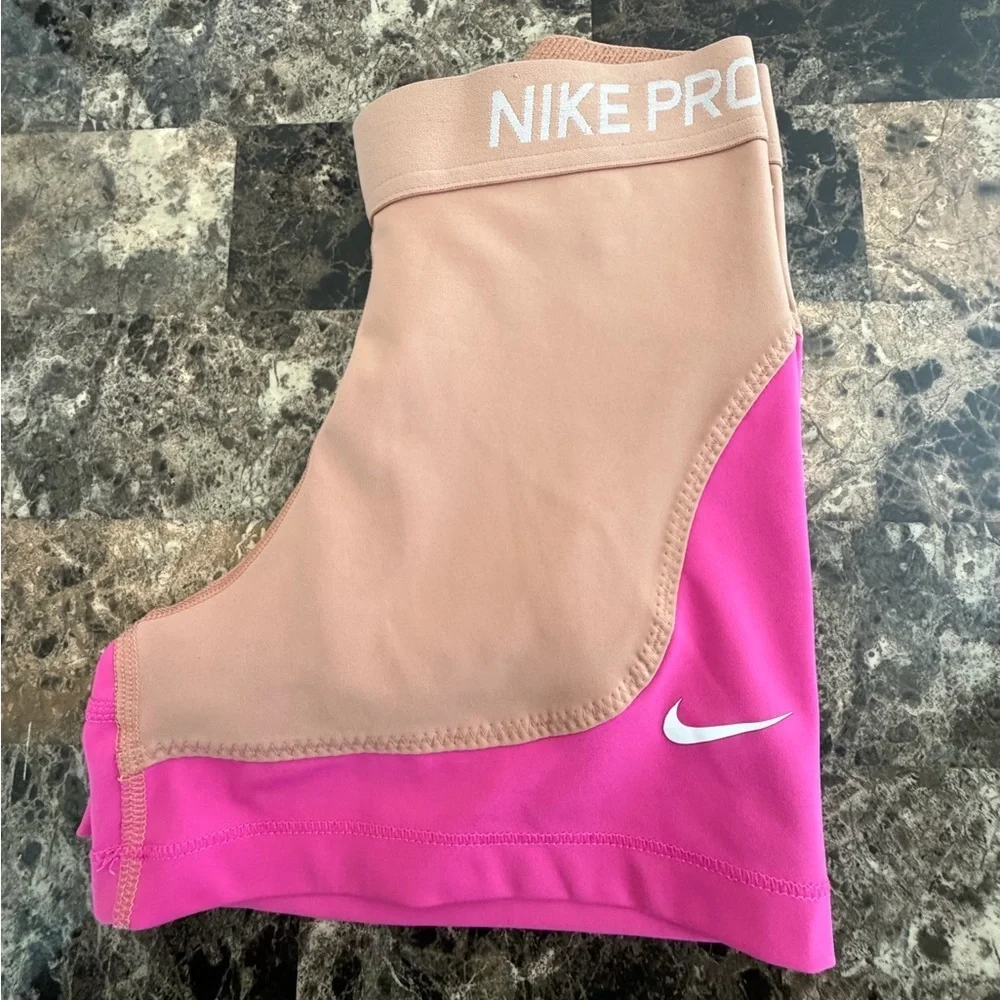 Nike Pro 3” training  Women's Athletic Shorts in Pink and Tan color size small